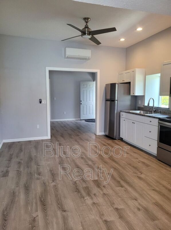 Building Photo - 1311 Barelas Rd SW