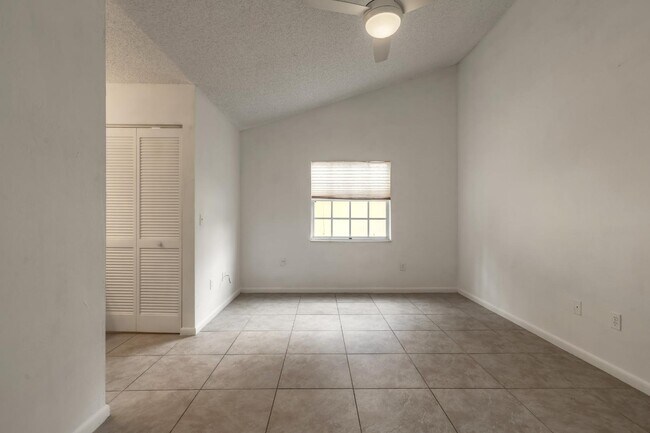 Building Photo - 91 Wellwood Ln