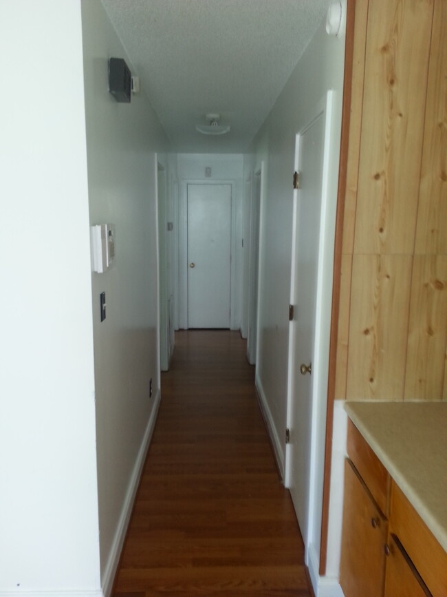 Building Photo - CASTLE HAYNE - Walnut Hills Area - 3 Bedro...