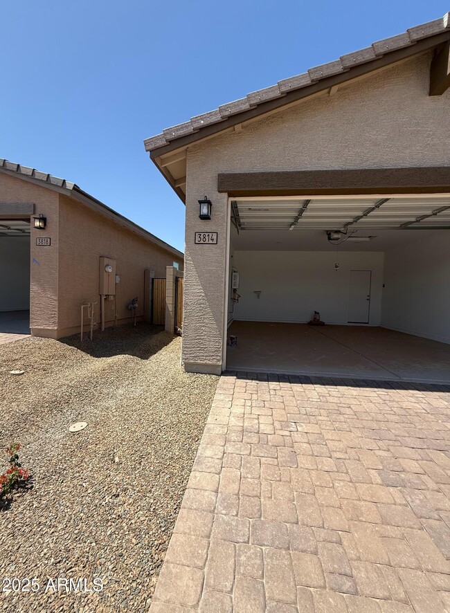 Building Photo - 3814 S 87th Dr