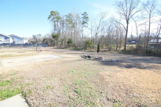 Building Photo - 3296 Saddlebrook Dr