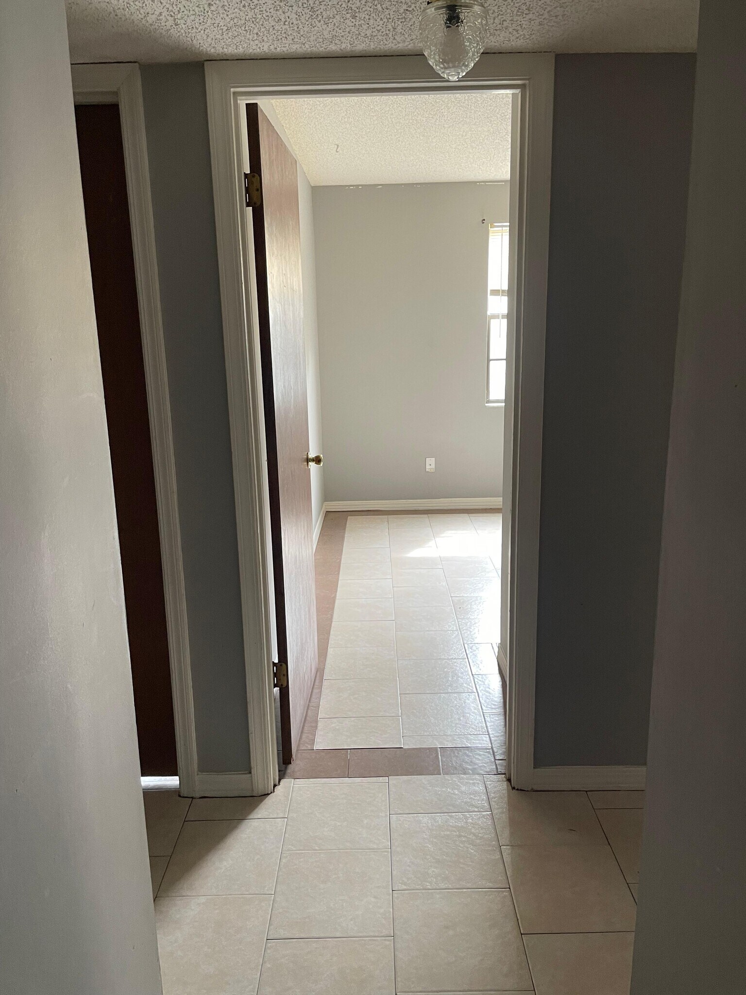 Building Photo - 471 Bentwood Ln