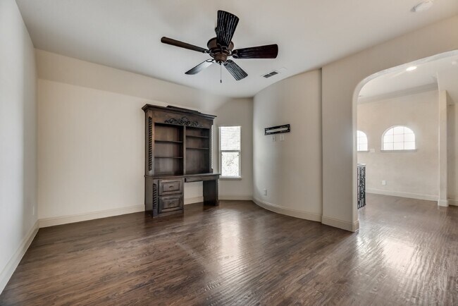 Building Photo - Modern 3 Bed Townhouse with Granite Countertops and Hardwood Floors in Keller, TX