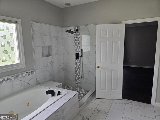Building Photo - 3635 Hickory Branch Trail
