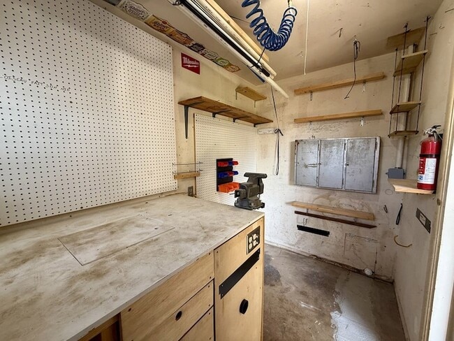 Building Photo - 2507 Camarie Ave