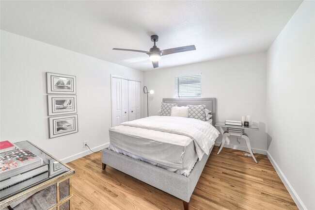 Building Photo - 5837 Clendenin Ave