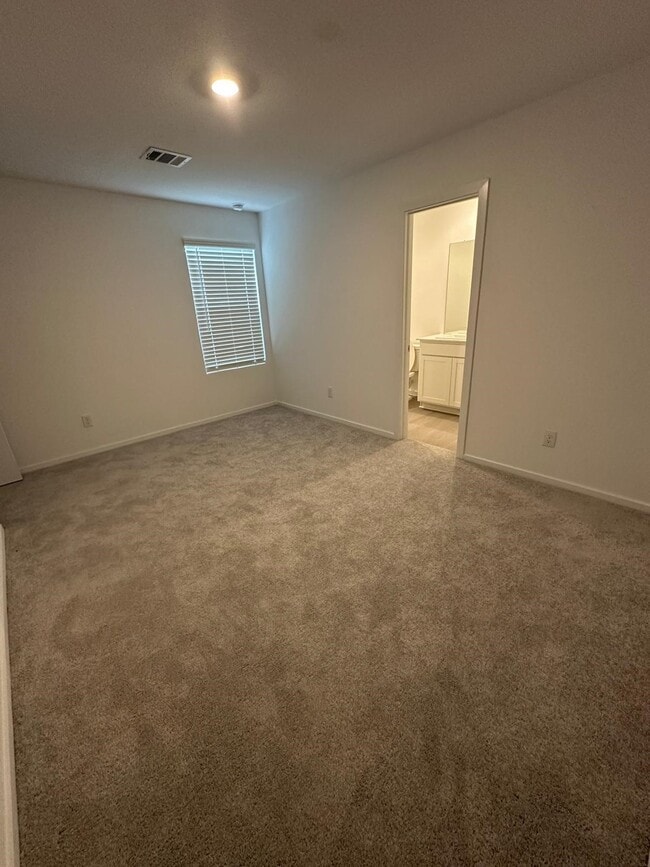 Building Photo - 939 Pertuso Ln
