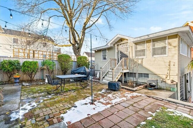 Building Photo - 56 Hillside Ave