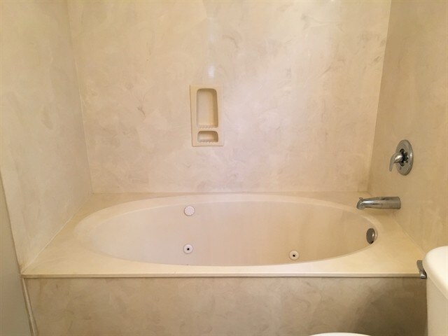 Building Photo - 145 Parkview Rd