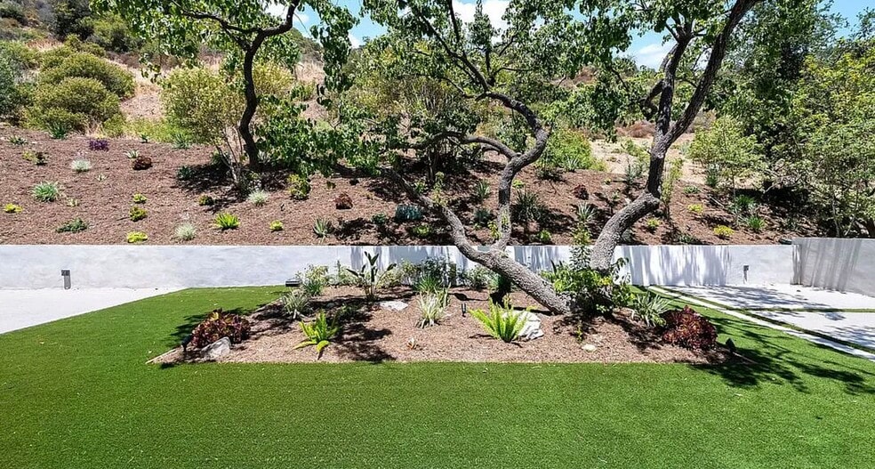 Building Photo - 17163 Clemons Dr