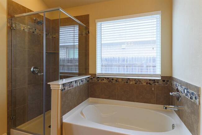 Building Photo - 8250 Arezzo Dr