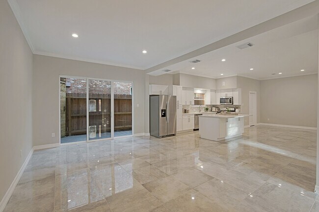 Building Photo - 15070 Kimberley Ct