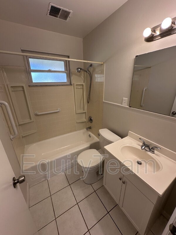 Building Photo - 238 Diston Ln