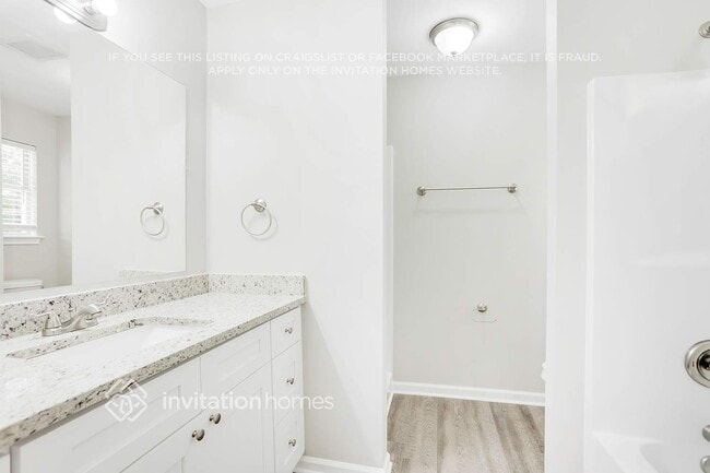 Building Photo - 6358 Hillview Ln