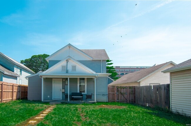 Building Photo - 612 Lavina St