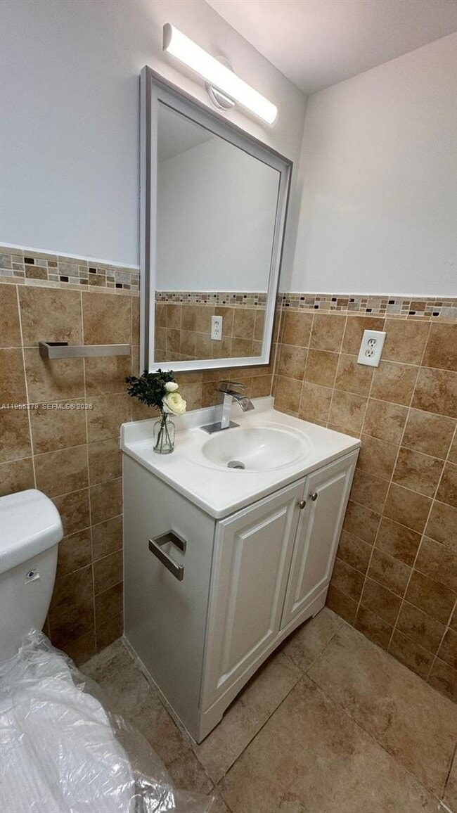 Building Photo - 200 172nd St