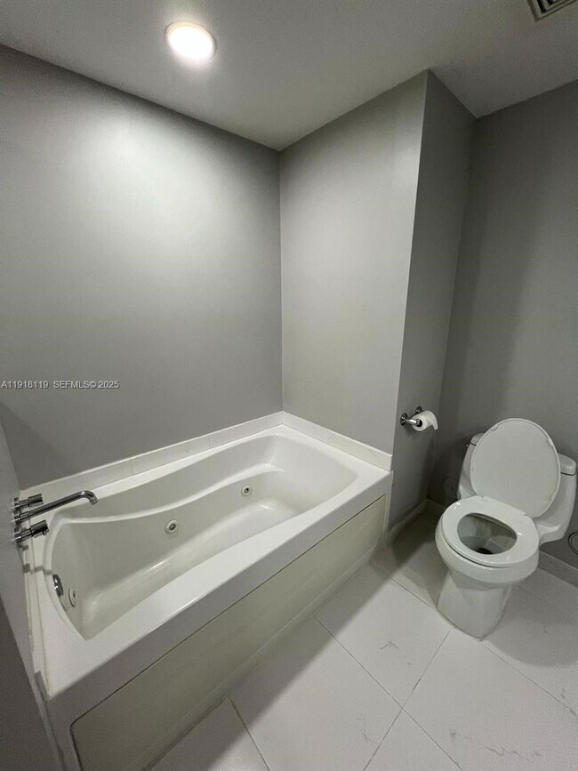 Building Photo - 55 SE 6th St