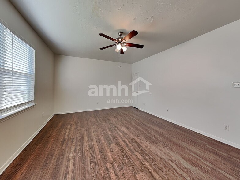 Building Photo - 3927 Dogwood Bough Ln