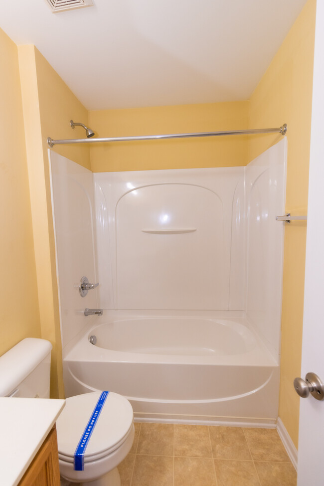 Full Bath on 2nd Floor-2 - 11710 Mezzanine Dr