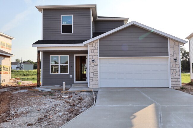 Building Photo - 870 s Orchard Way
