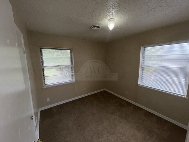 Building Photo - 510 N 24th St