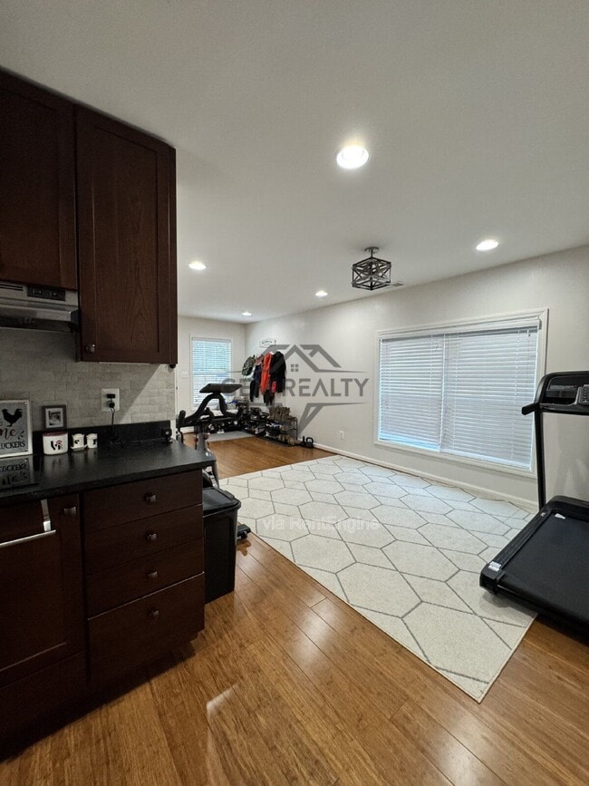 Building Photo - 21 Countryside Dr