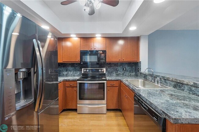 Building Photo - 1920 NW 34th Ave