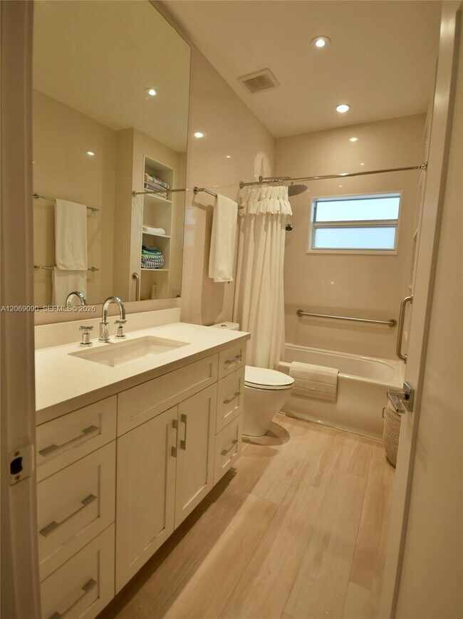 Building Photo - 55 Ocean Ln Dr