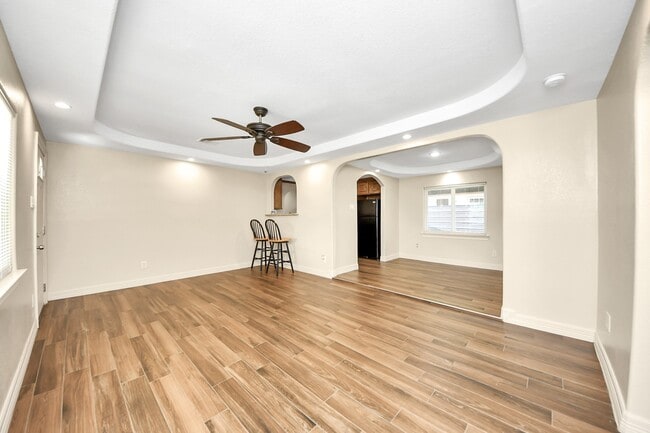 Building Photo - 8925 Homewood Ln