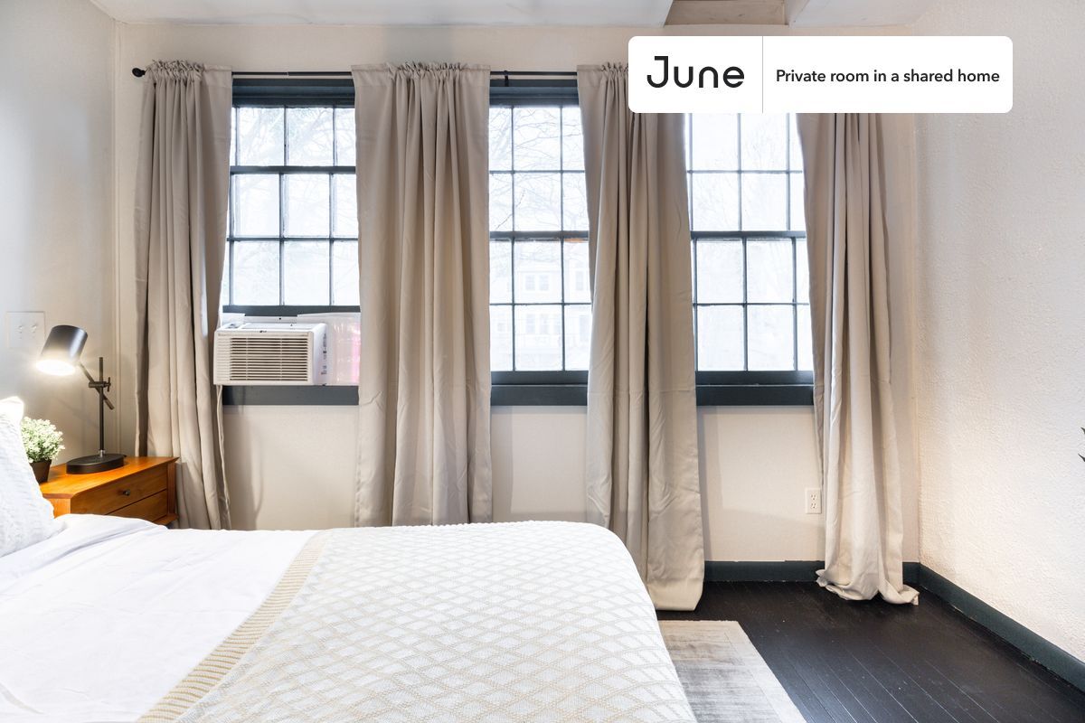 Building Photo - Room in Shared 5 bed/2 bath home