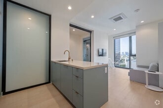 Building Photo - 6401 Wilshire Blvd