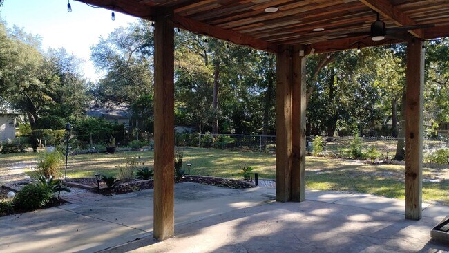 Building Photo - 710 Yucca Ave