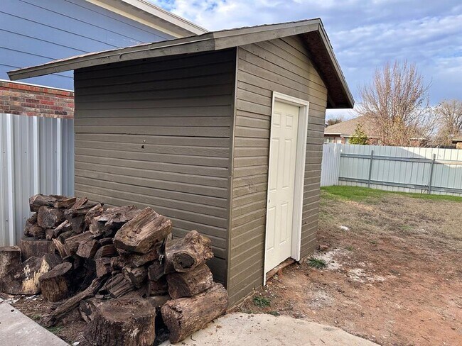 Building Photo - 1217 SW 18th St