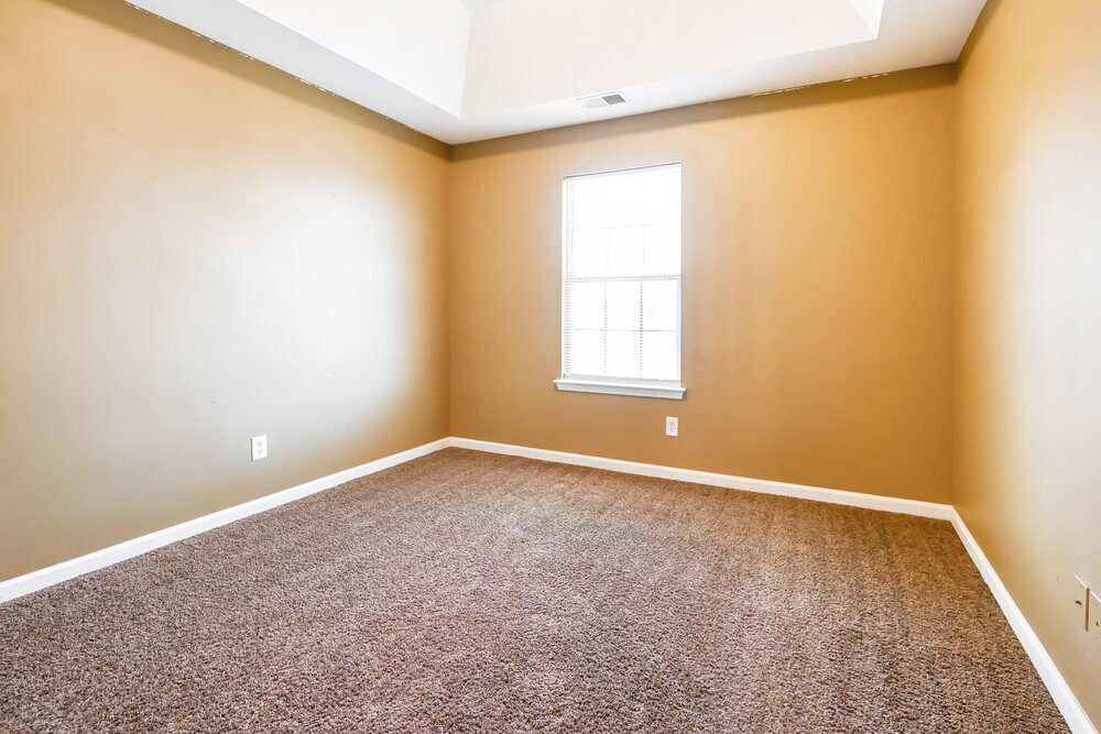 Building Photo - 327 Village Chase