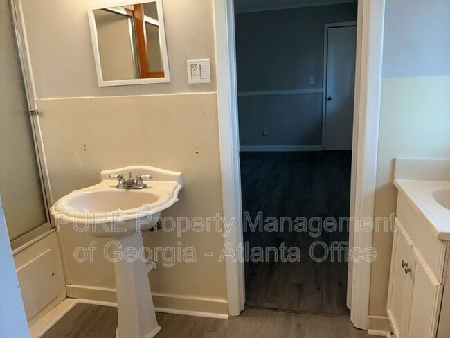 Building Photo - 2190 Kennesaw Due West Rd NW