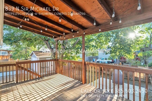 Building Photo - 839 Sir Michael Dr