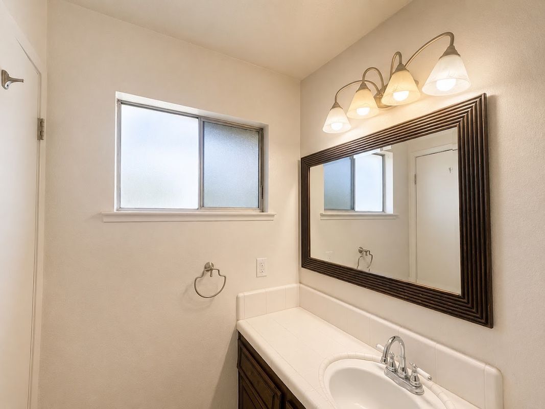Building Photo - 3440 La Jolla Way