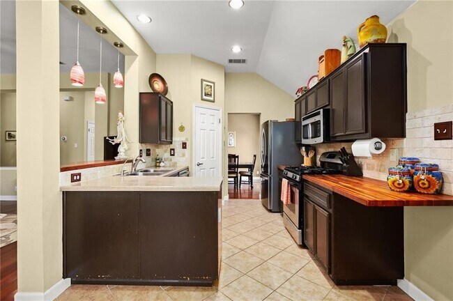 Building Photo - 119 Bluejack Pl