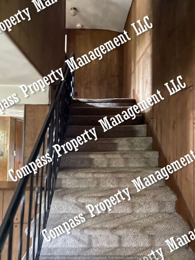 Building Photo - $995 - 2 Bed, 1 Bath - East Earl