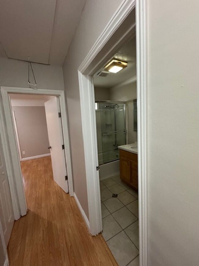 Building Photo - CRENSHAW 17024-17026