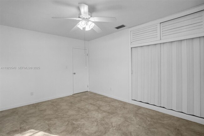 Building Photo - 601 SW 64th Pkwy