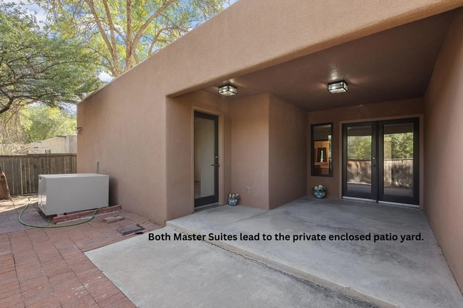 Building Photo - Adorable Townhome, 2 Master Bedroom Suites to Patio Living