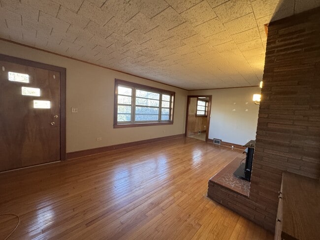 Building Photo - 5804 Elkin Hwy