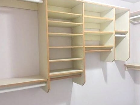 Building Photo - Spacious East Anchorage Home with Yard & Garage!