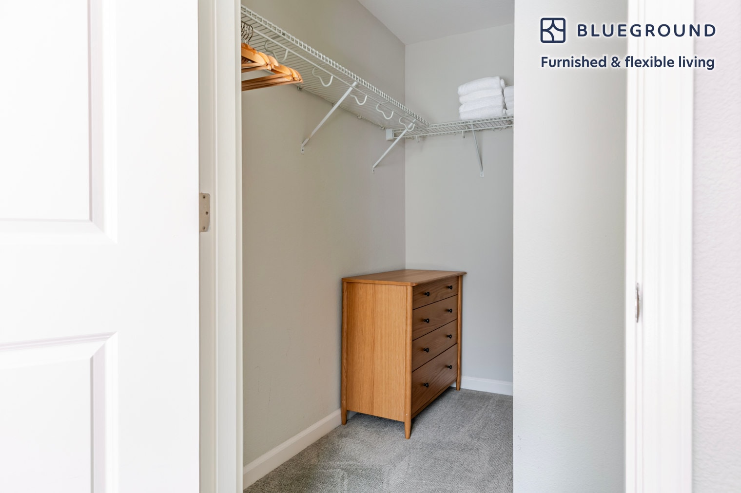 Building Photo - 5684 Bay St