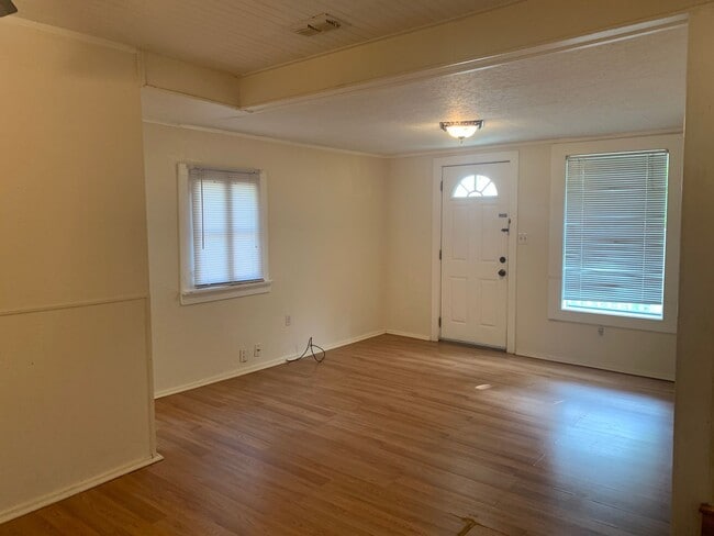 Building Photo - 1420 New York Ave