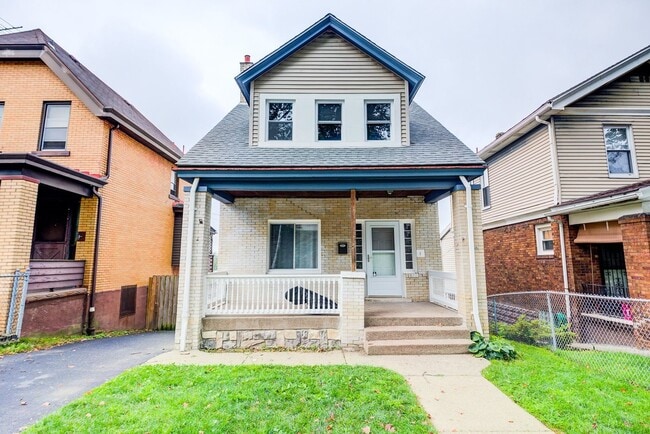 Building Photo - Stunning 3 bedroom home in Bon Air availab...