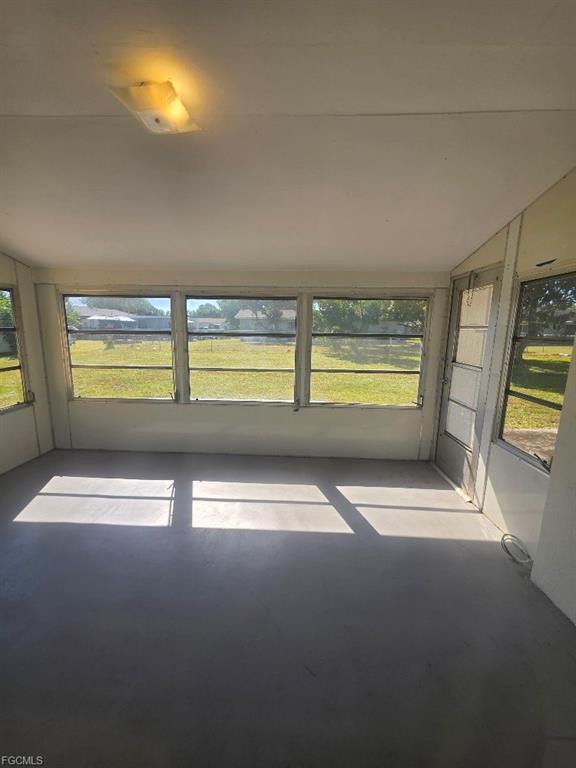 Building Photo - 1512 Huntdale St E