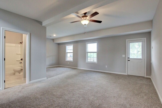 Building Photo - 1092 Barnhill Rd
