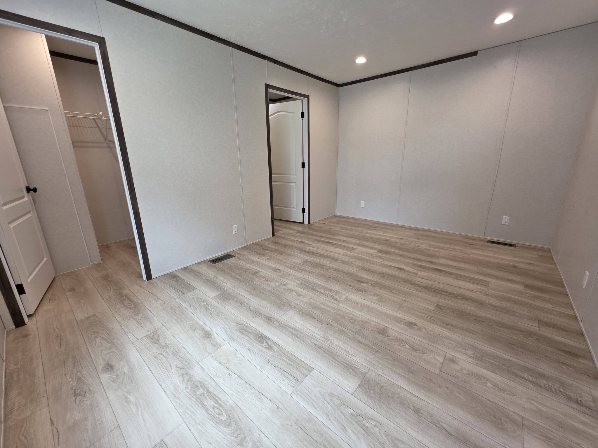 Building Photo - 1300 W Commodore Blvd